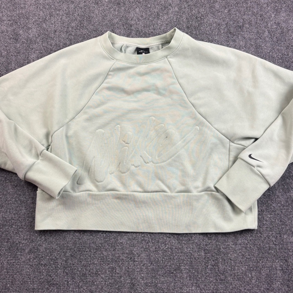 NIKE Women’s Dri-Fit Mint Green Embossed Cropped Sweatshirt size: Small